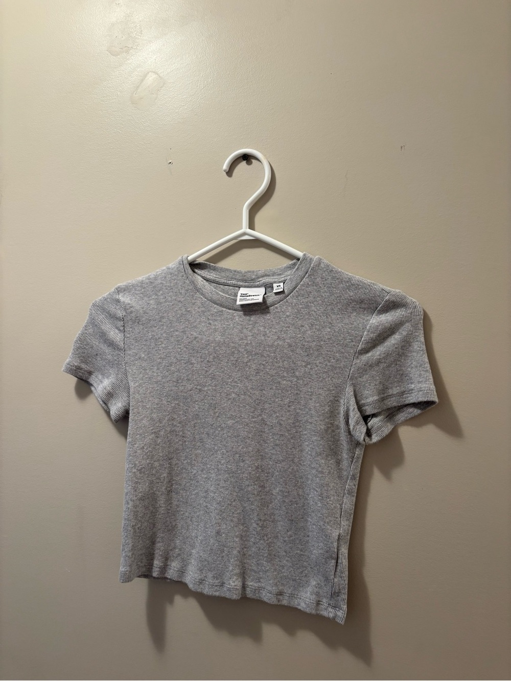 bundle of 2 Aritzia TNA HomeStrech t-shirts, both size xs